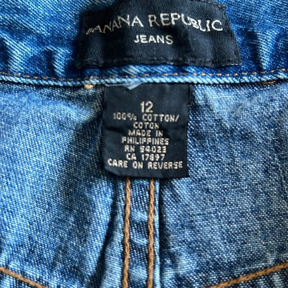 Vintage Banana Republic Denim Shorts - Picture 4 of 6